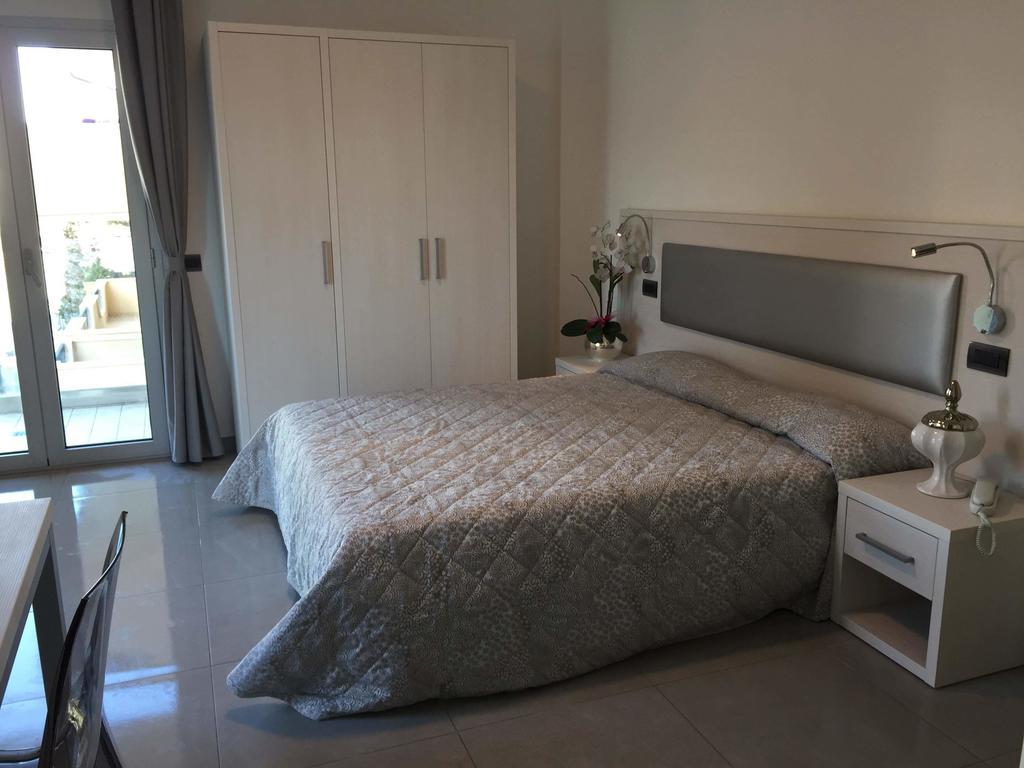 Residence Hotel Albachiara Rimini Exteriör bild