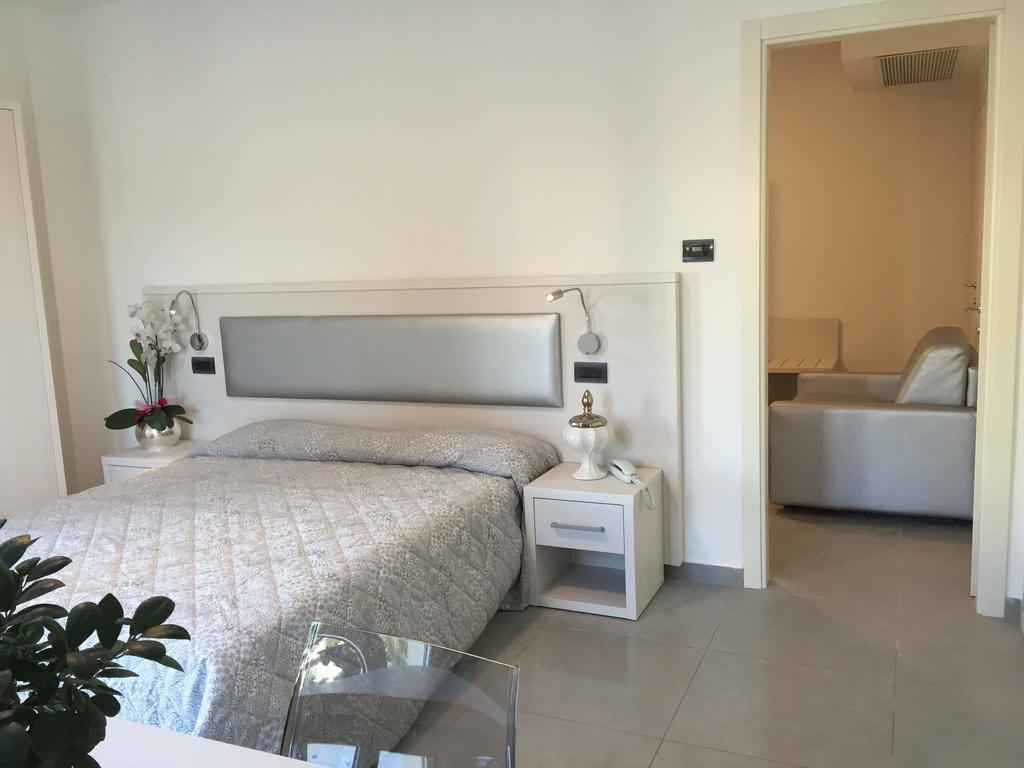 Residence Hotel Albachiara Rimini Exteriör bild